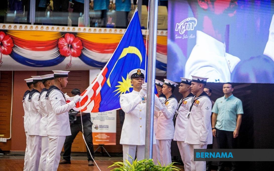 National Flag Raising Ceremony Marks Return of Malaysia's Annual Patriotic Campaign
