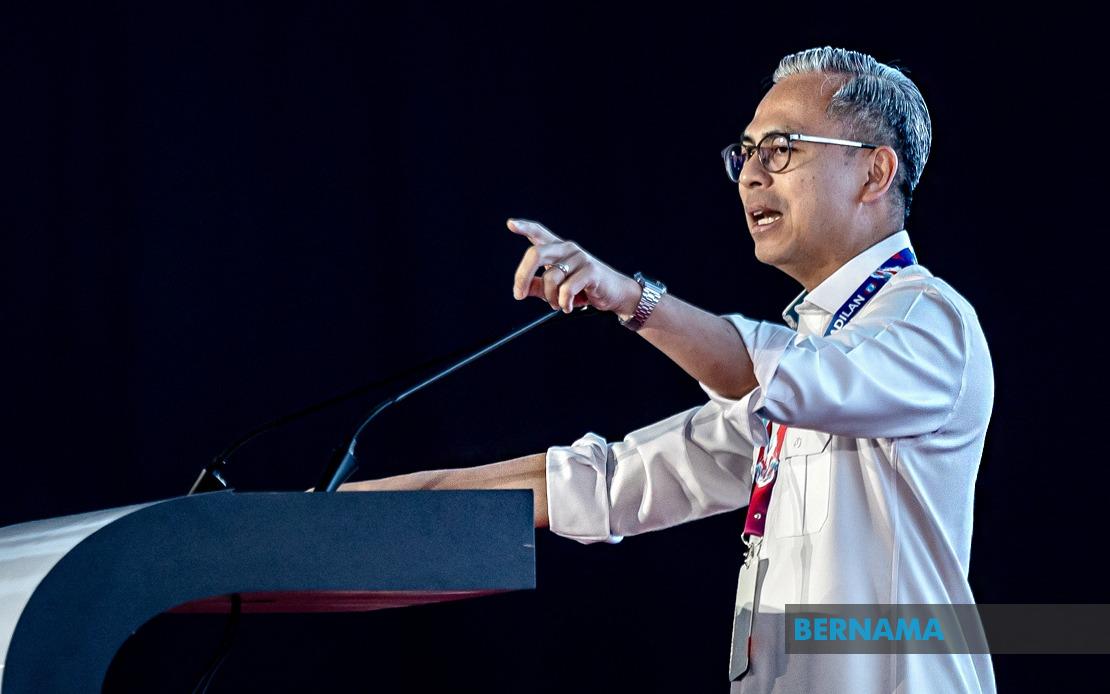 Malaysians Show Growing Respect for National Flag Details, Says Fahmi