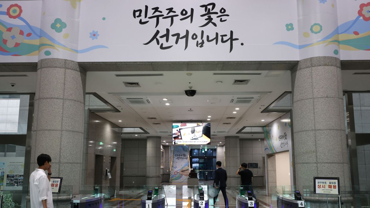 South Korean Authorities Raid Election Commission Over Data Manipulation in Local Poll Probe