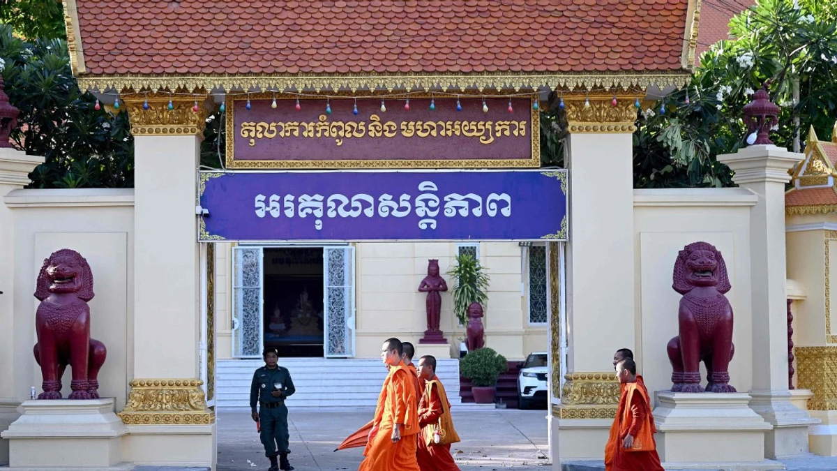 Cambodia's Top Court Upholds 14-Year Sentences for Journalists Convicted of Treason