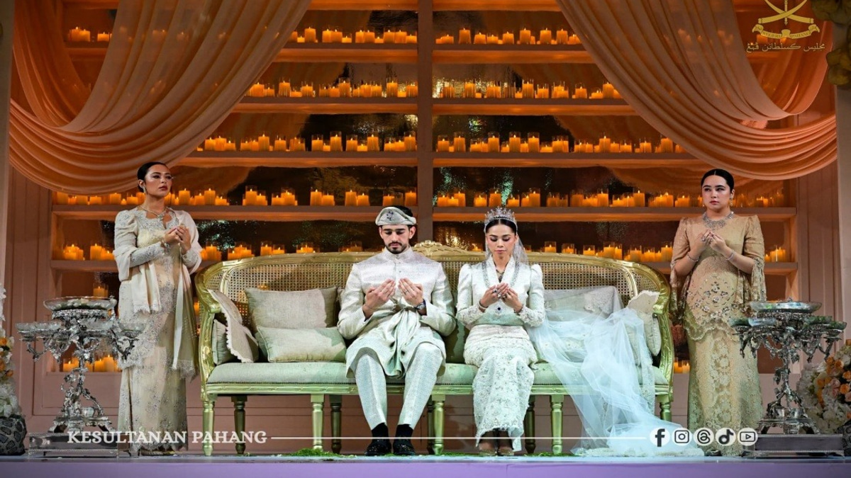 Pahang Sultan Graces Tengku Puteri Ilyana's Wedding Reception in Kuala Lumpur