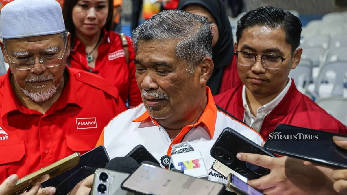 Amanah's Mohamad Sabu Warns Voters Against Following PAS Political Directives, Citing Inconsistency