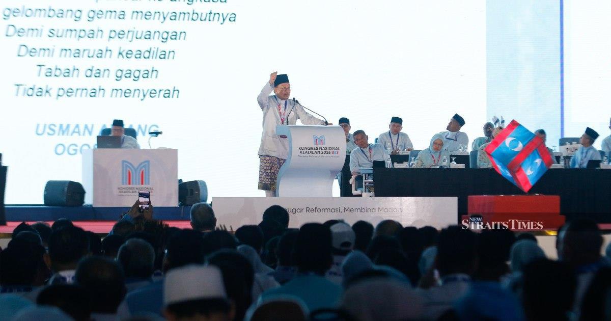 Anwar Signals Acceleration of Government Reform Drive