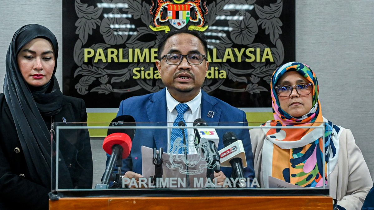 Cross-Party Coalition Demands Electoral Overhaul: Campaign Finance Curbs and Strengthened EC Authority