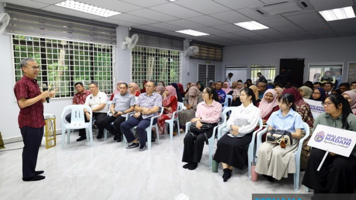Malaysia Must Nurture Youth Patriotism and Digital Literacy, Says Fahmi