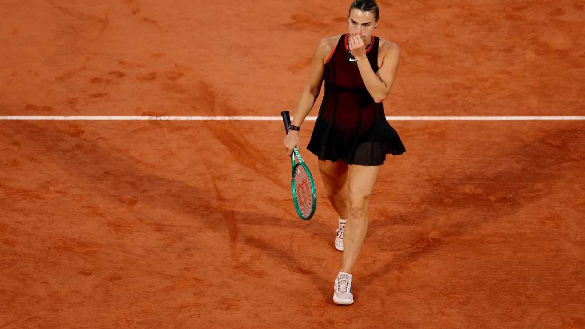 Osaka Stuns Top Seed Sabalenka To Reach Wimbledon Quarterfinals For First Time