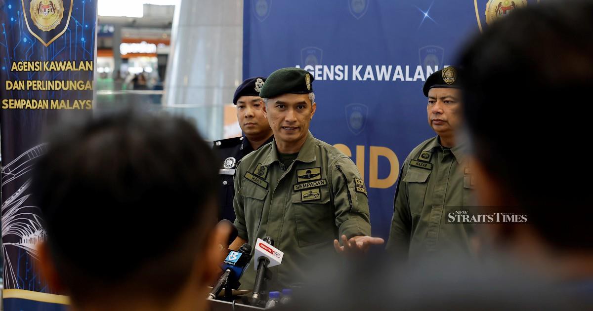Malaysia Airlines Pilot's Baggage Screening Handled by AVSEC, Not MCBA, Clarifies Shuhaily