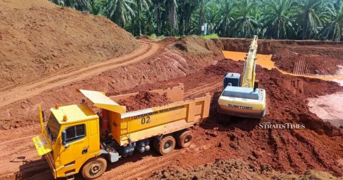 Two detained over illegal silica sand operation in Terengganu; equipment seized