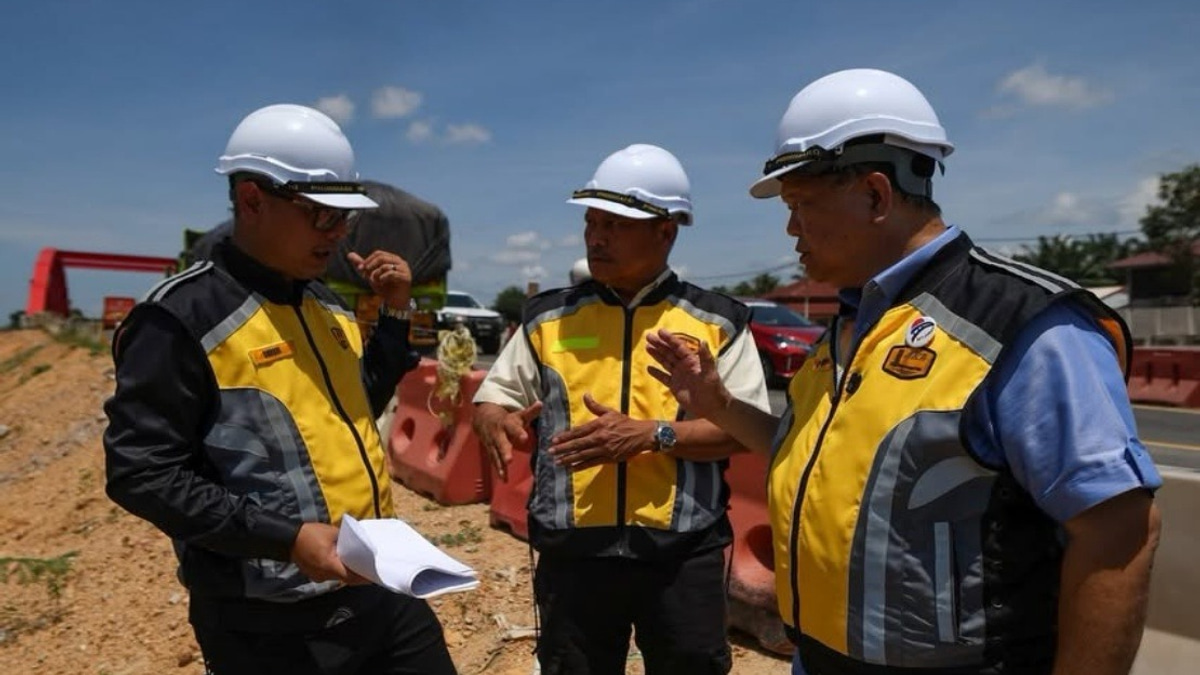 Works Minister Orders Acceleration of Sungai Durian Bridge Project After Multiple Delays