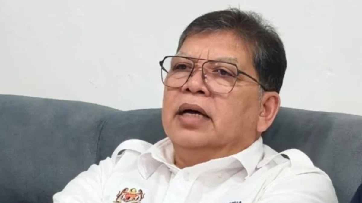 Hamzah Zainudin Reconfirmed as Opposition Leader in Parliament