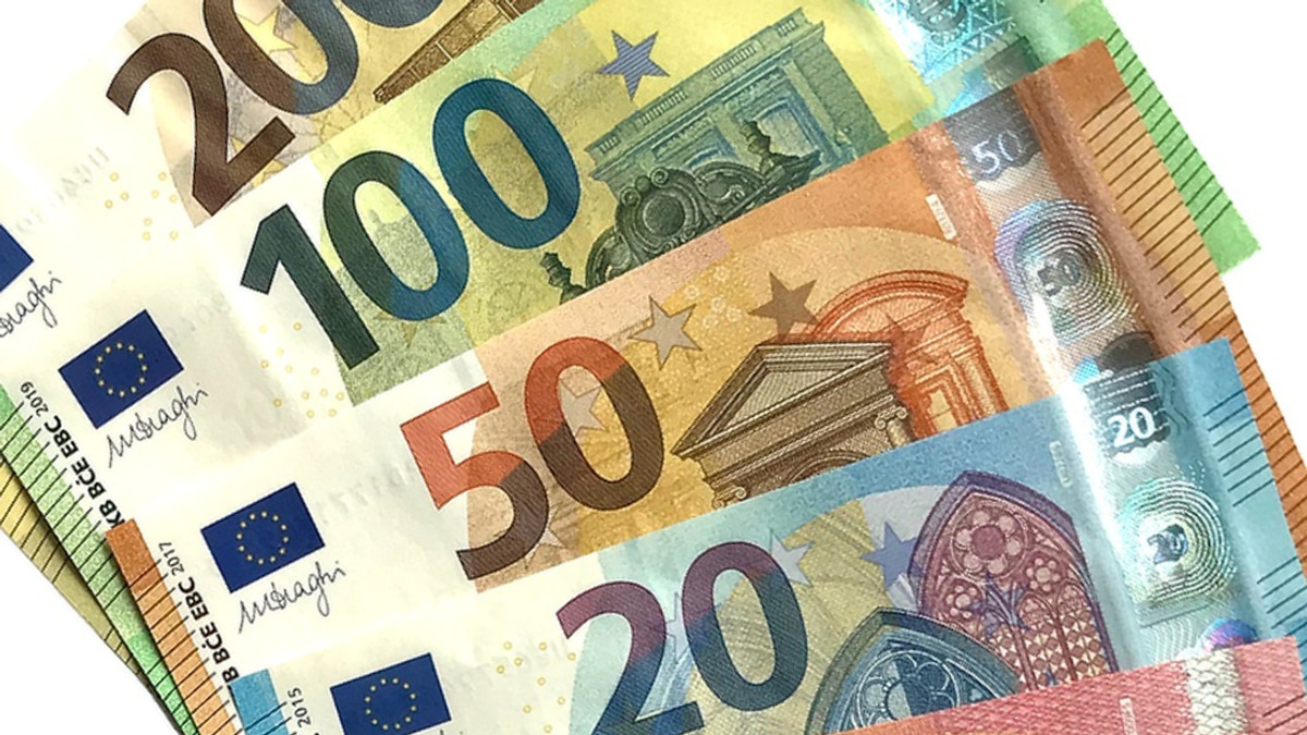 Dutch Central Bank Fines ABN AMRO €8.5 Million for Weak Money Laundering Controls