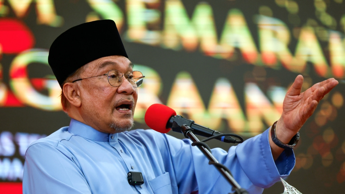 PM Anwar Defends Record Against False Claims During Negeri Sembilan Campaign