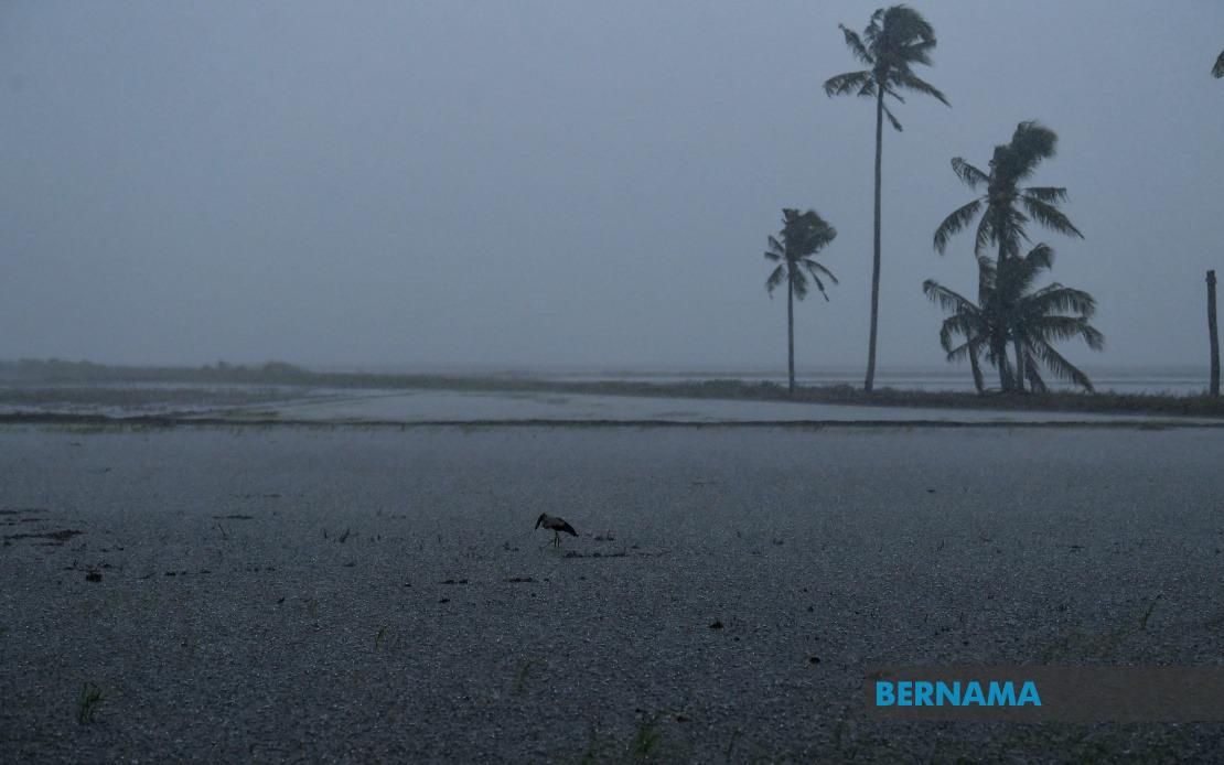 Thunderstorm Alert Issued for Six States and Labuan Until Early Afternoon