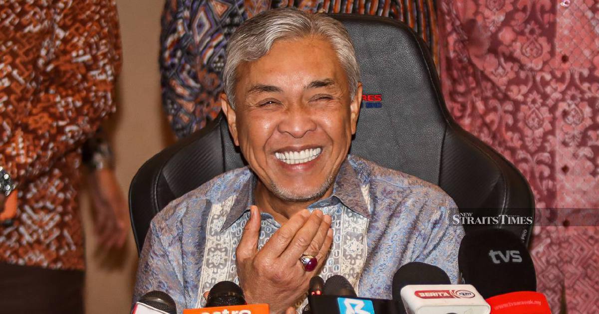 Zahid Counters PM's Unity Message with Cryptic Pantun on Roofs and Storms