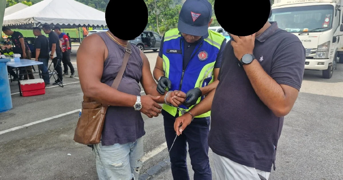 Timber Lorry Driver Among Two Arrested for Drug Use at Gombak Toll Plaza