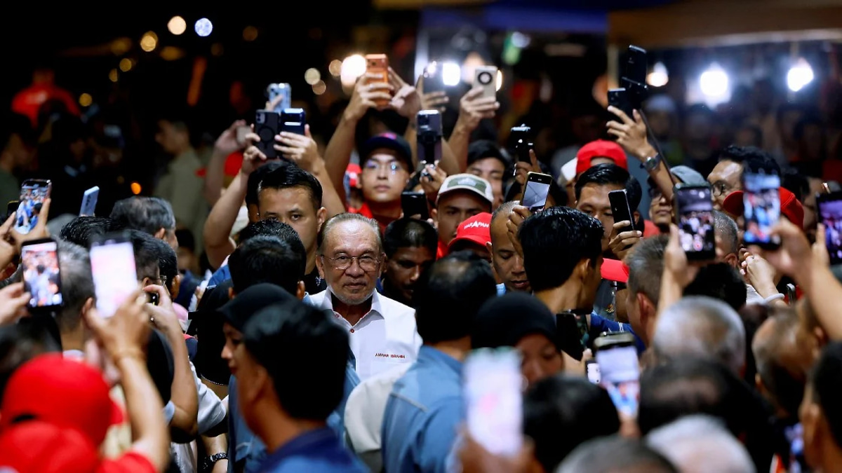 Anwar Declares End of Crony Politics Era, Pledges Clean Government Mandate