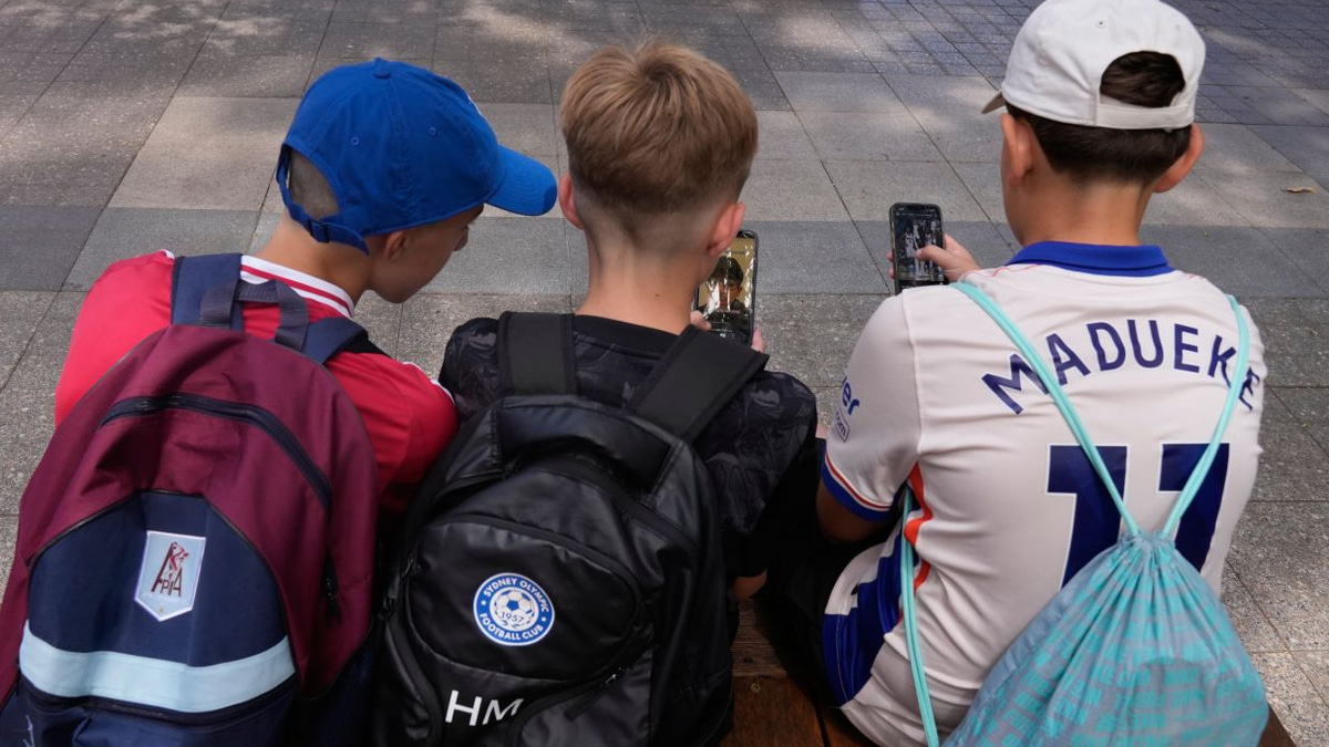 Australia tightens social media ban for children as first attempt proves ineffective