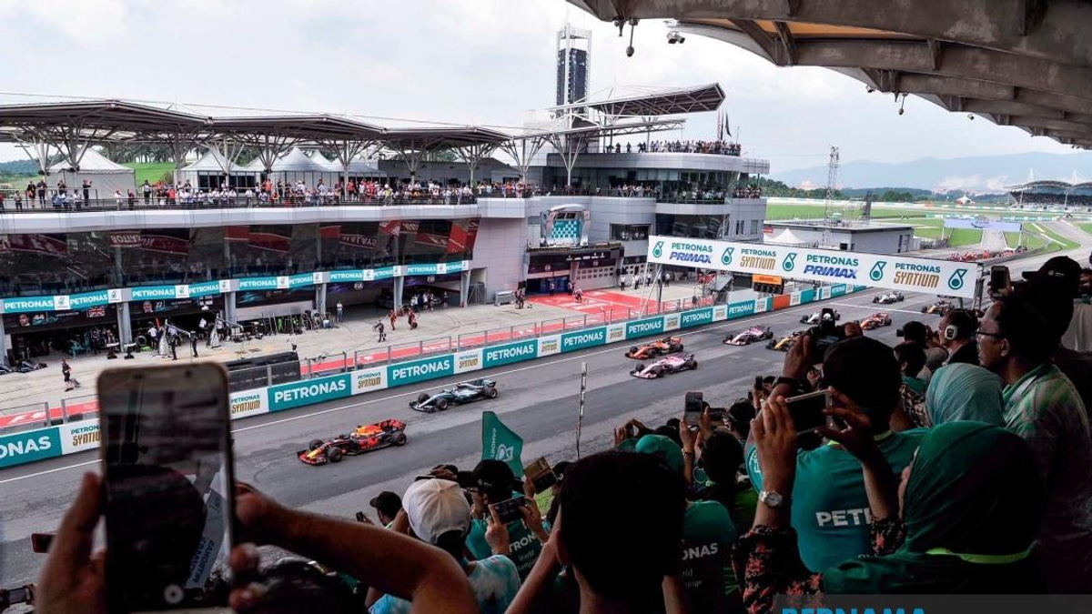 PM Anwar Ibrahim Unveils Affordable MADANI F1 Tickets Starting at RM200 for October Bahrain Grand Prix