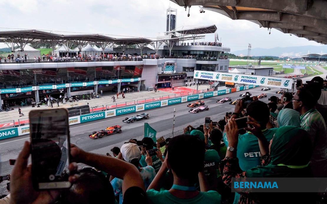 PM Anwar Ibrahim Unveils Affordable MADANI F1 Tickets Starting at RM200 for October Bahrain Grand Prix