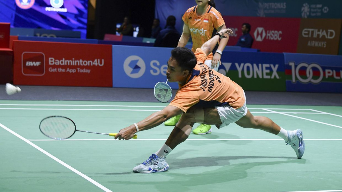 Indonesian badminton pairs withdraw from worlds as match-fixing probe deepens