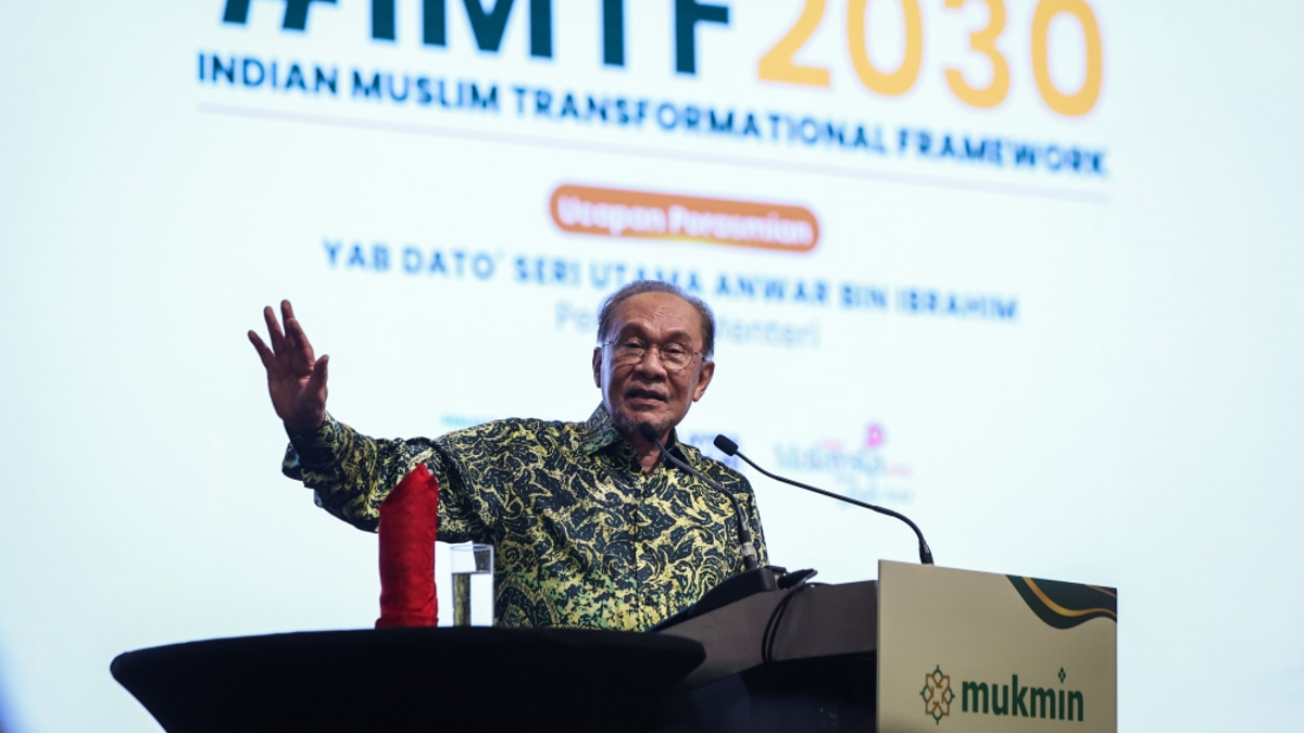 Anwar Sets One-Month Deadline for Ministries to Streamline Foreign Worker Applications in Food Service Sector