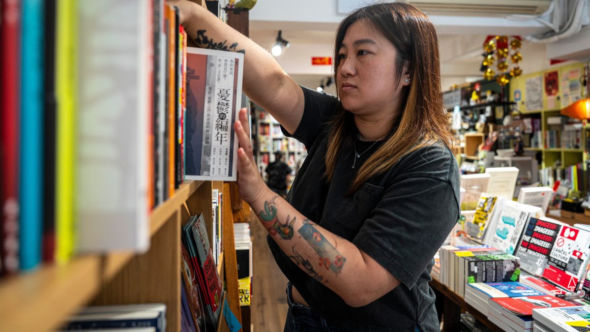 Hong Kong Police Arrest Booksellers Under National Security Law