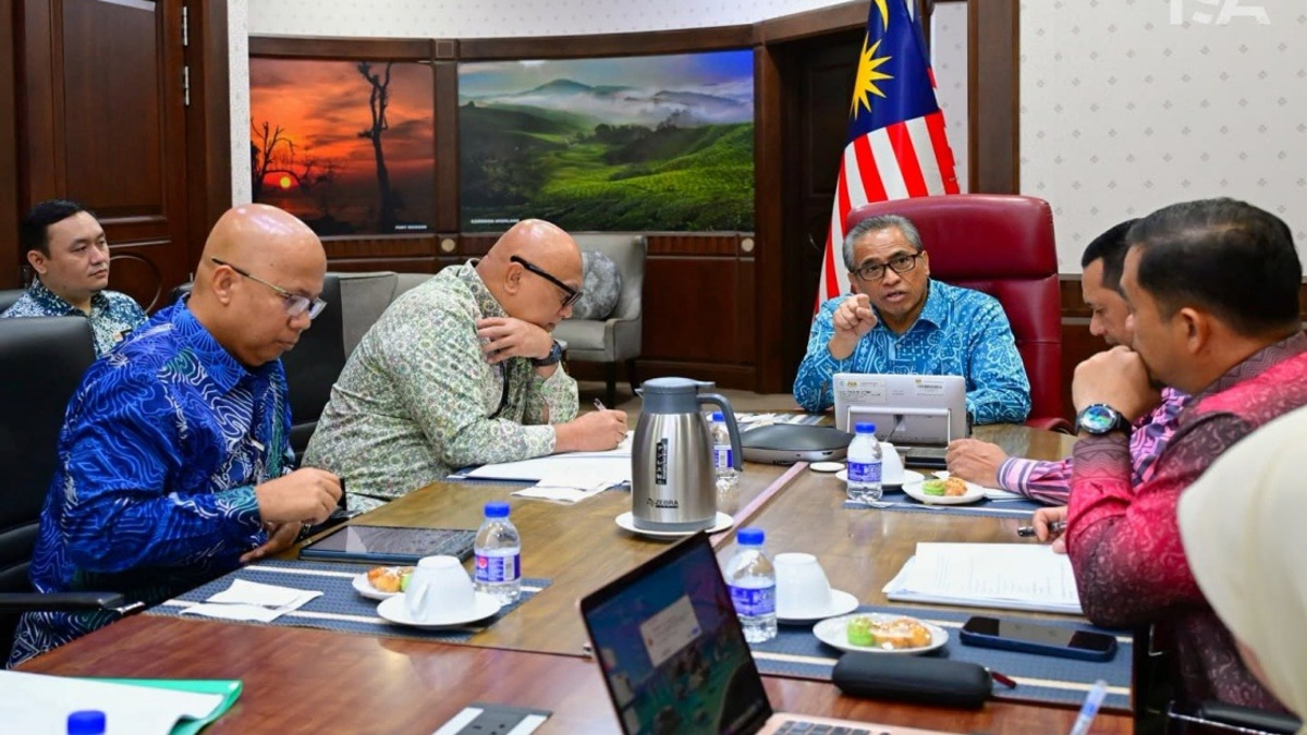 Malaysia's Top Civil Servant Orders Urgent Fixes for University Malaya Medical Centre Service Problems