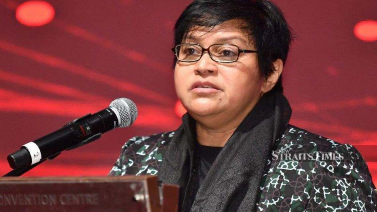 Coalition talks for Johor should wait until after polls close, says Azalina