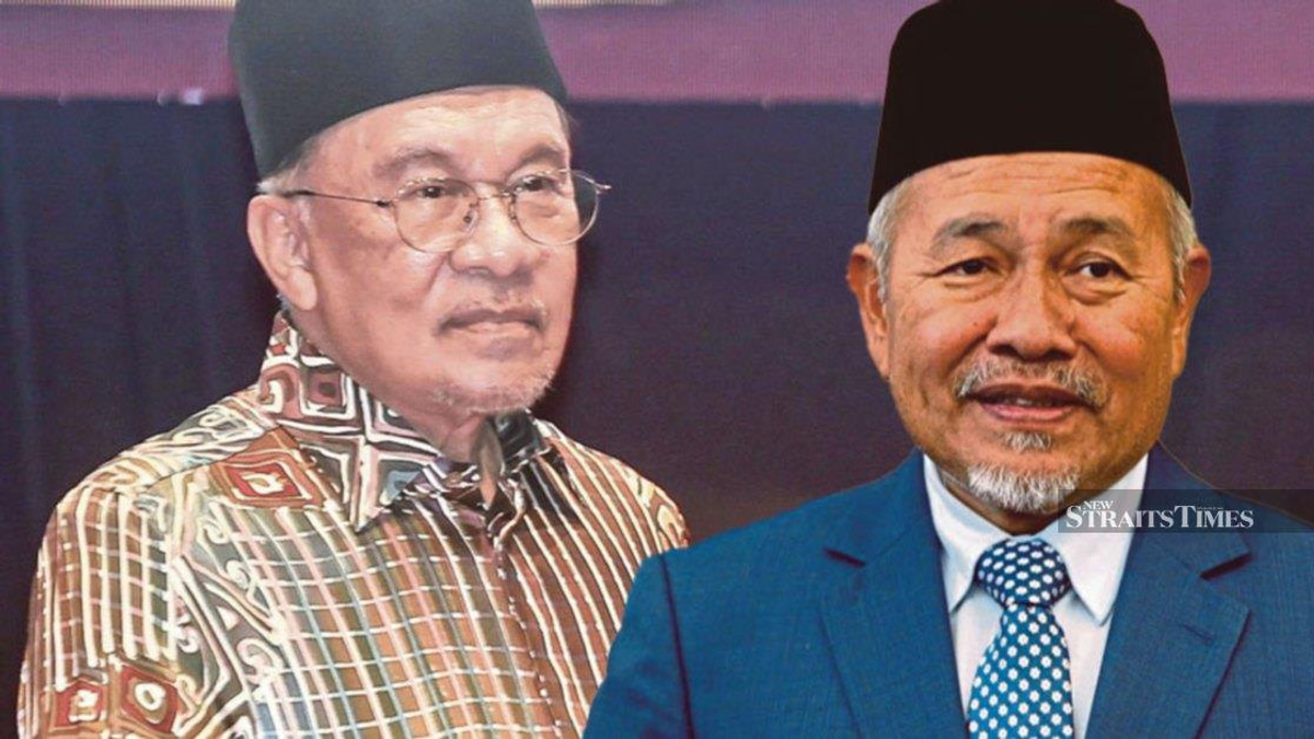 Anwar Issues Legal Demand to PAS Deputy President Over Alleged Defamatory Remarks