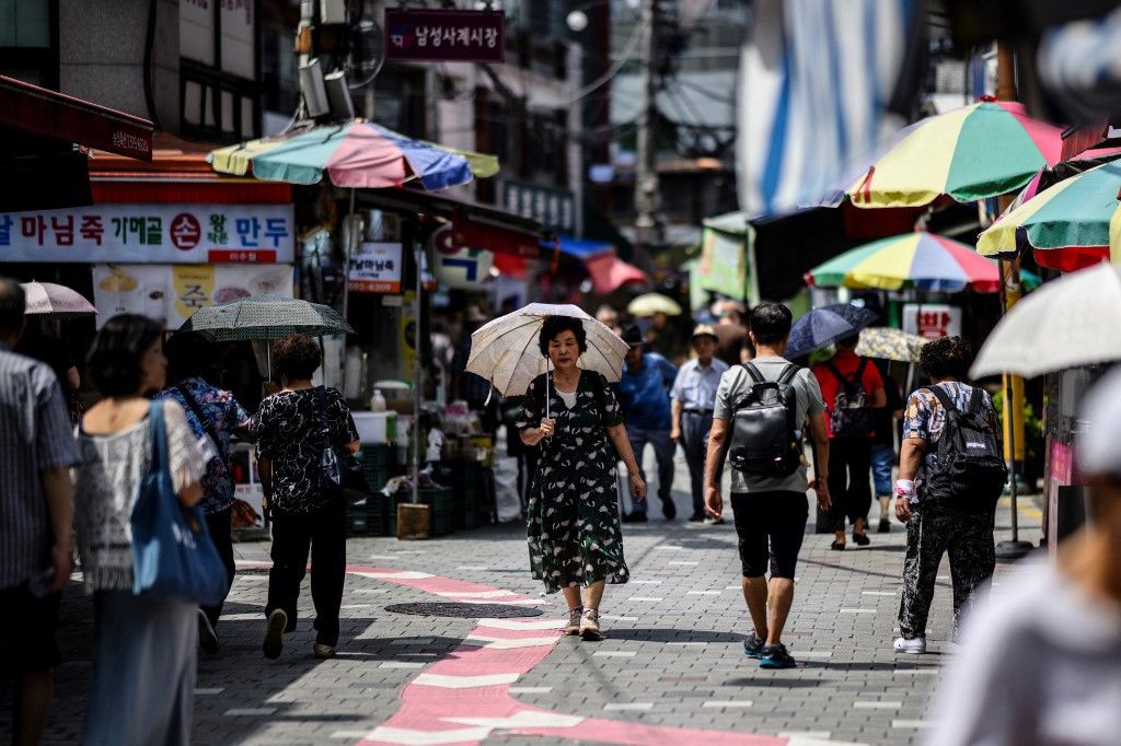South Korea swelters under record 41.4°C heat as dual weather systems trap extreme temperatures