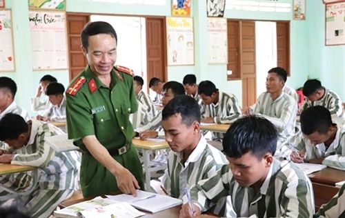 Vietnam Streamlines Court Procedures for Juvenile Drug Rehabilitation