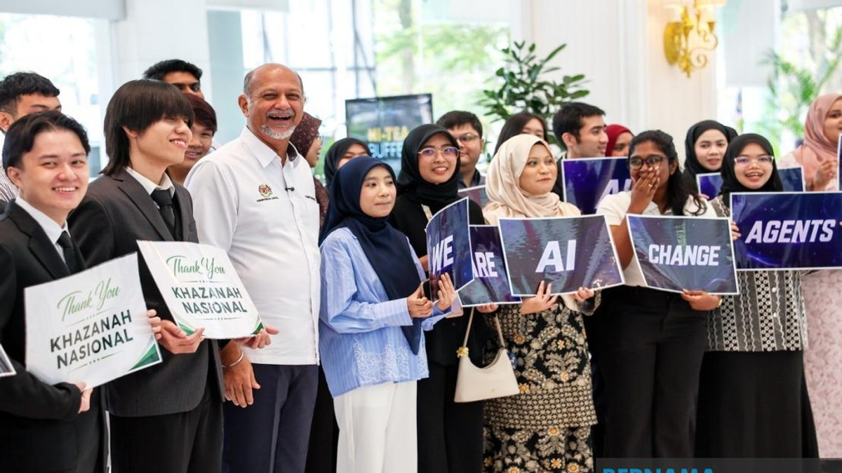 Malaysia Shifts to Proactive Tech Strategy as AI Becomes Policy Priority