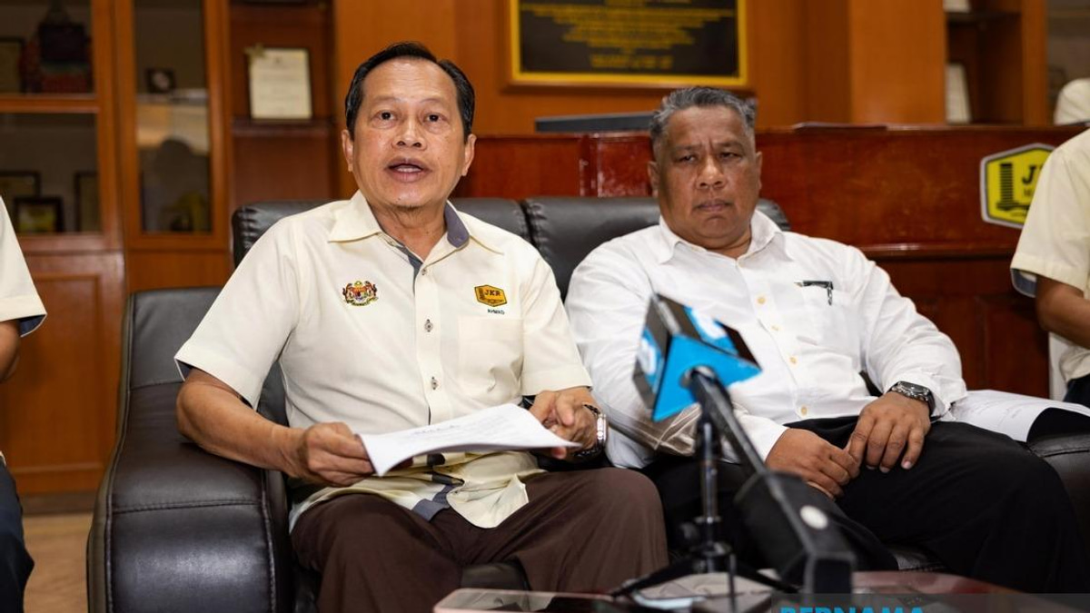 Tree Management On Federal Roads Falls To Local Authorities, But JKR Stands Ready To Help - Ahmad Maslan