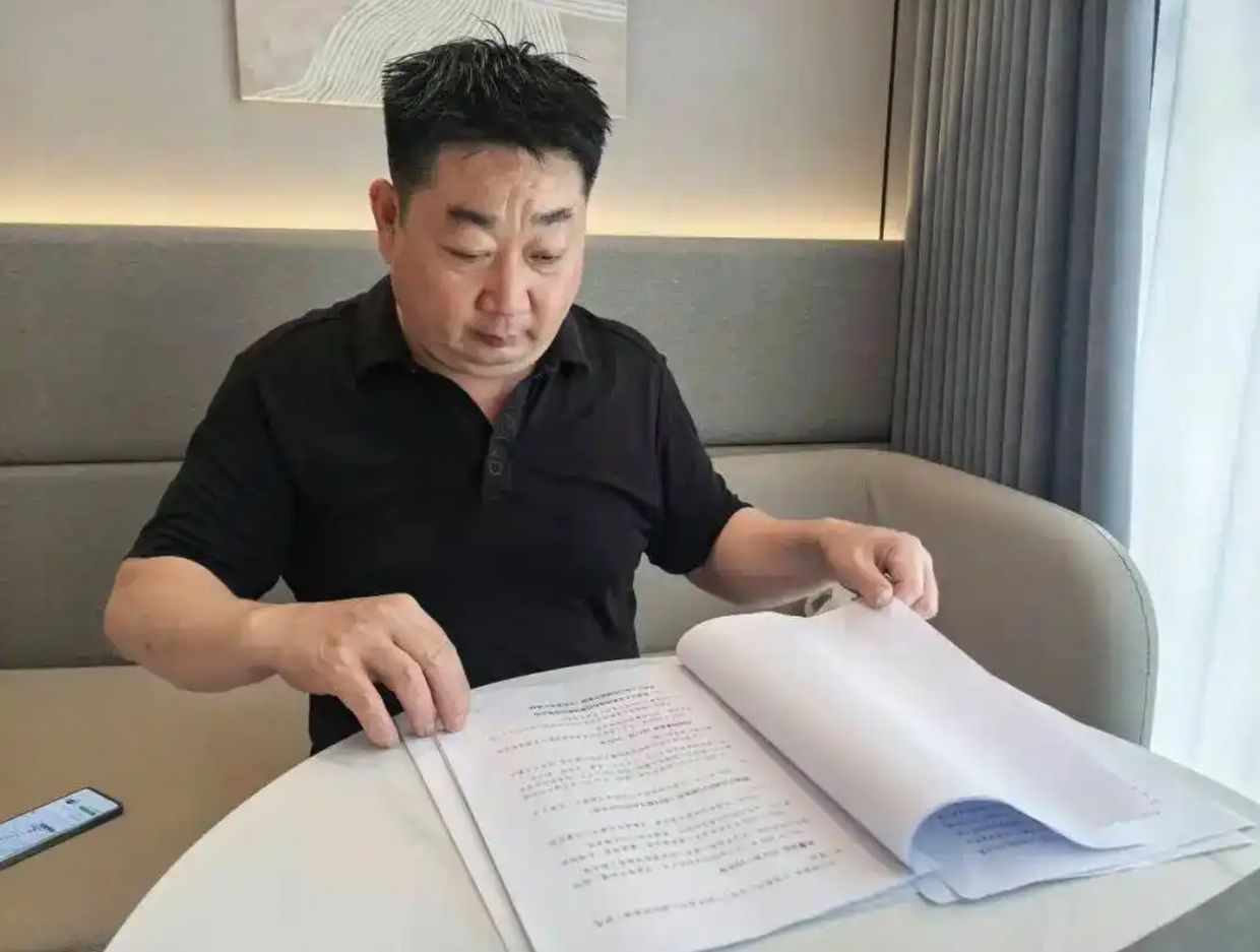 Chinese Father Sues Gaming Giants Over Son's Addiction, Seeks Systemic Reform