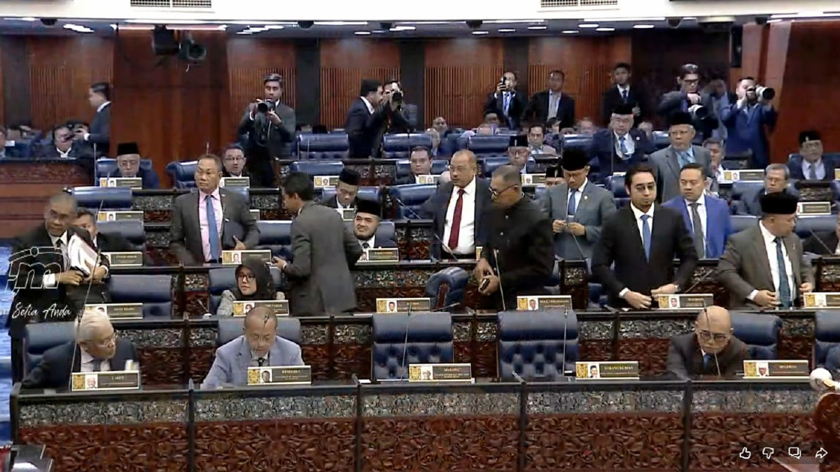 Opposition MPs Stage Dewan Rakyat Walkout Over Tabung Haji Inquiry Debate Timing