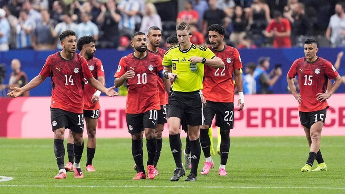 FIFA Refereeing Chief Defends Officiating in Argentina's Controversial World Cup Victory over Egypt