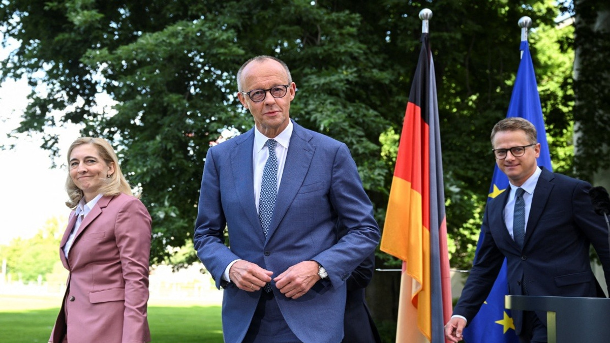 German Chancellor Merz Overhauls Cabinet and Party Leadership Following Spahn Resignation