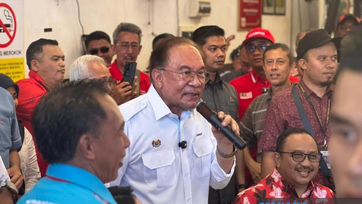 Malaysia and Singapore to Launch Digital Border System by January, PM Anwar Says