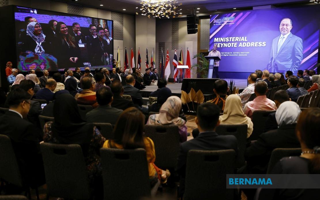 Government Committed to Protecting Academic Freedom, Says Zambry