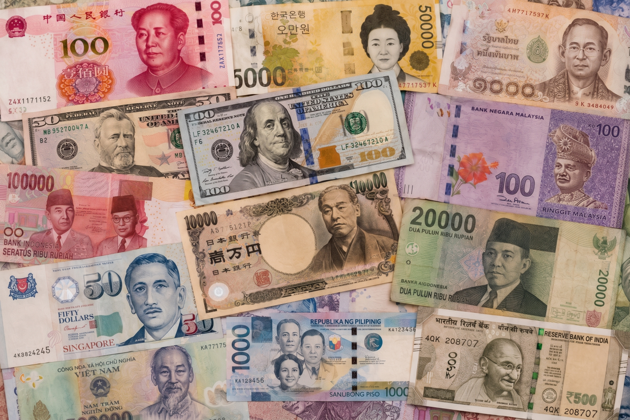 Asian Currencies Slide as Middle East Tensions Spike Oil Prices and Inflation Fears