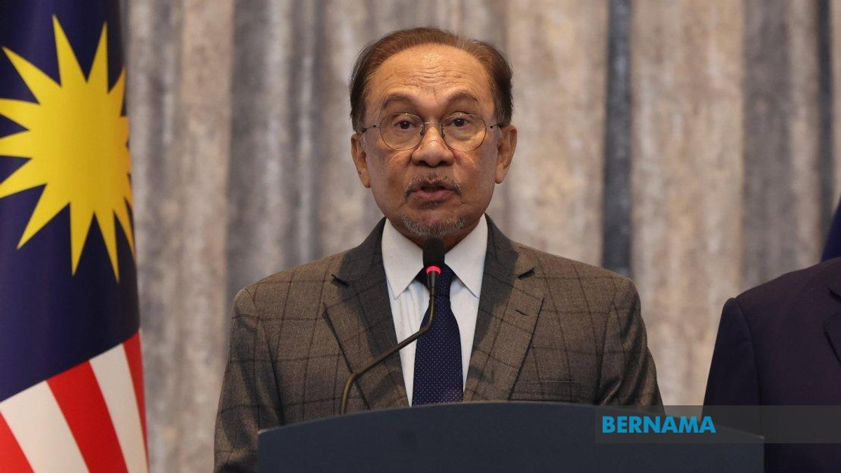 Media Must Balance Innovation With Values, Anwar Tells Journalists