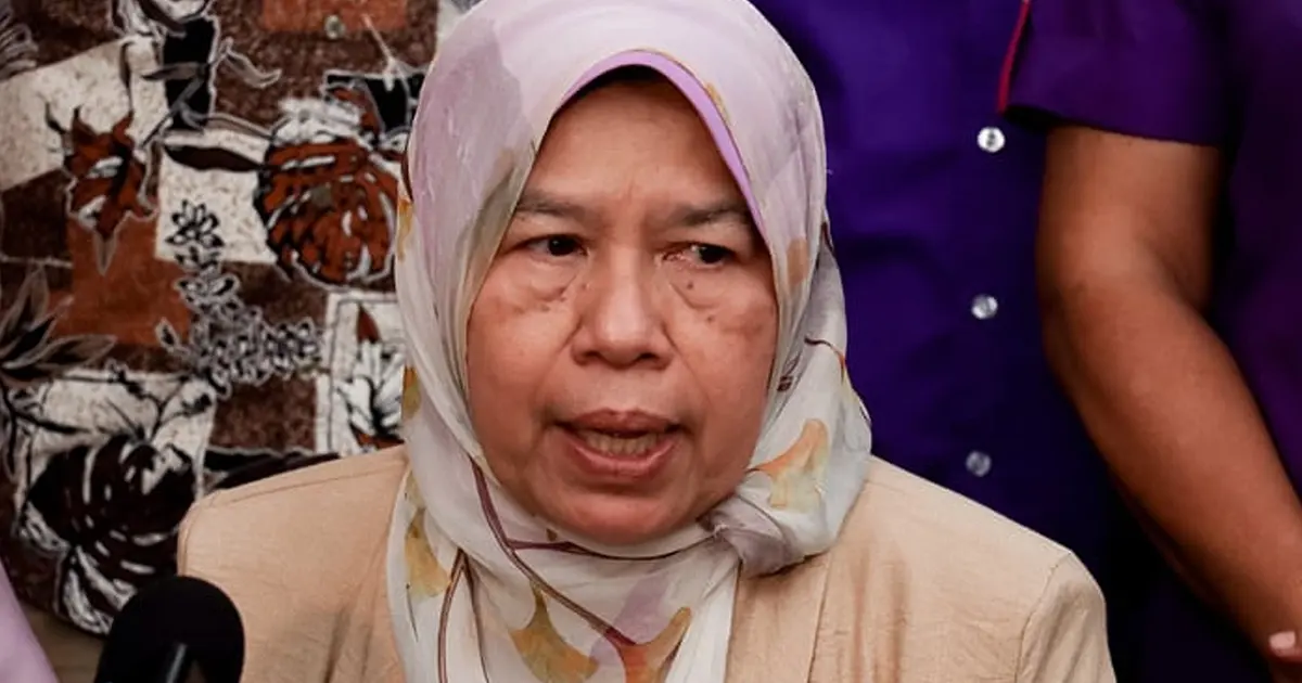 Zuraida Rules Out PKR Return Despite Anwar's Call for Veterans