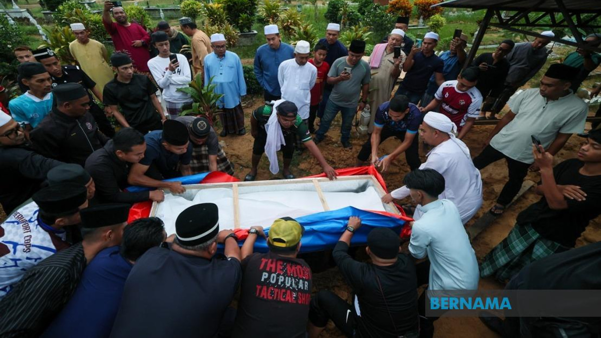 Police Corporal Mohamad Nur Hafiz Laid To Rest Following Electrocution Incident In Sabah