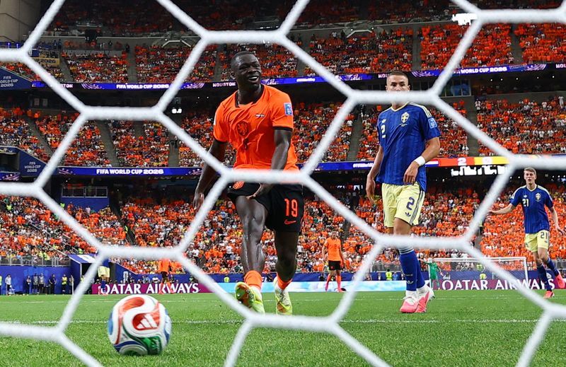 Brobbey's brace signals new era as Dutch seek attacker to succeed Depay