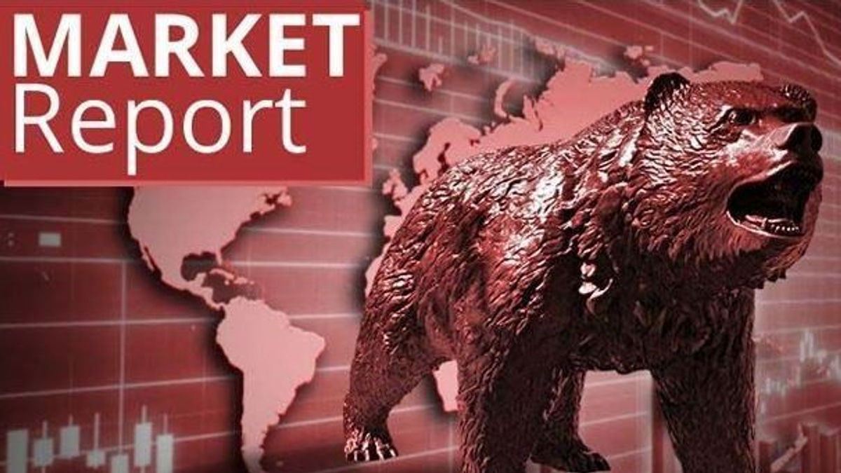 Malaysia's Benchmark Index Retreats as Bank and Plantation Stocks Weaken