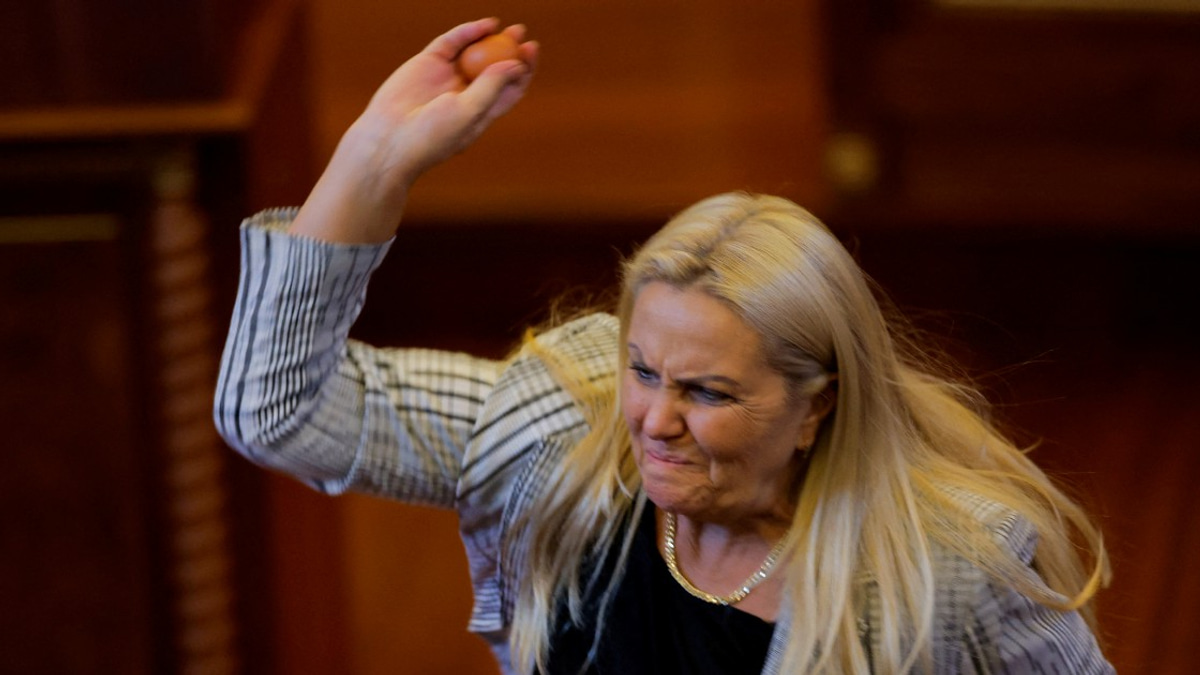 Kosovo's Political Crisis Deepens as Parliamentary Chaos Erupts Over Kurti