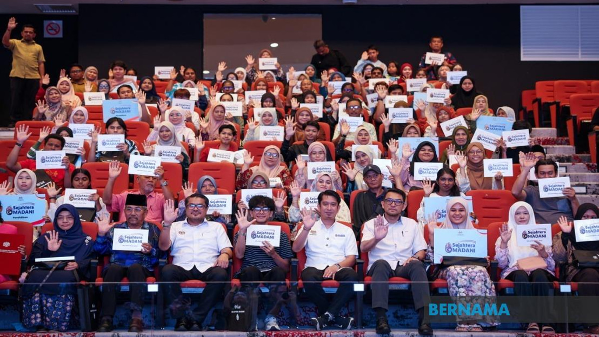 Malaysia's Universities Navigate AI Era with New Integrity Guidelines