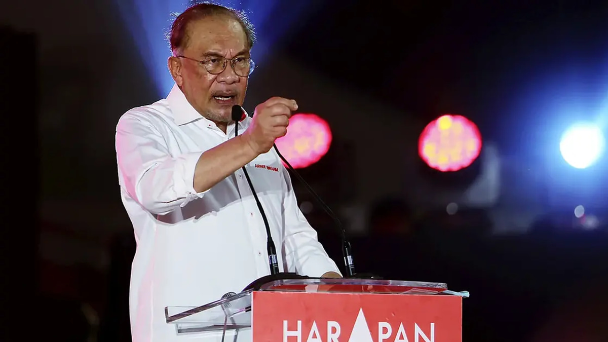 Anwar Warns Against Using Negeri Sembilan Royalty as Campaign Tool