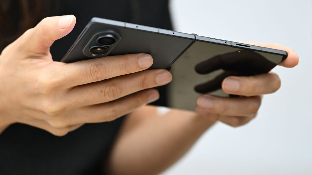 Samsung's Passport-Style Galaxy Z Fold 8 Signals Seismic Shift in Foldable Phone Design