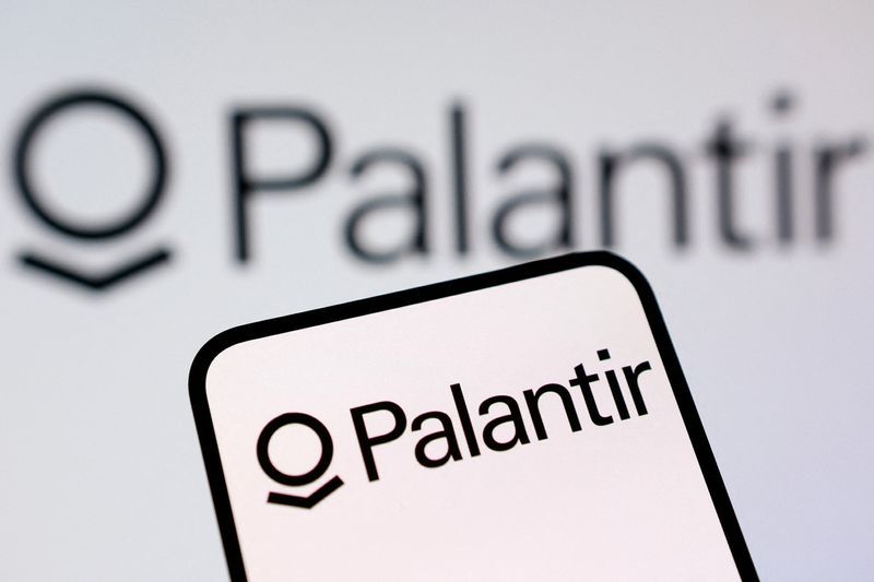 Palantir Raises Full-Year Revenue Forecast as AI Analytics Demand Accelerates